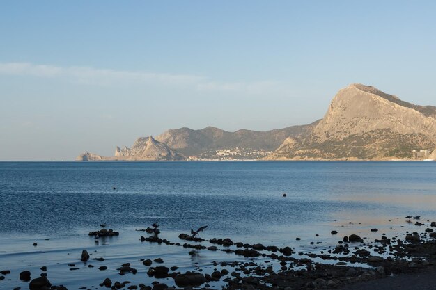 Felsen und die Schwarzmeerküste in der Nähe von Sudak