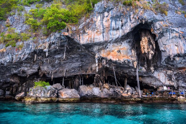 Felsen und Wasser Phi Phi Don Andamanensee Krabi Thailand