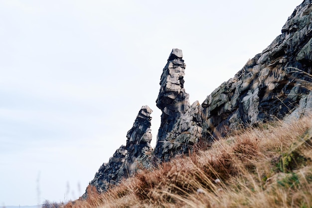 Foto felsformation im nationalpark harz in deutschland