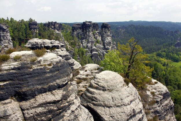 Foto felsformationen in der landschaft gegen den himmel