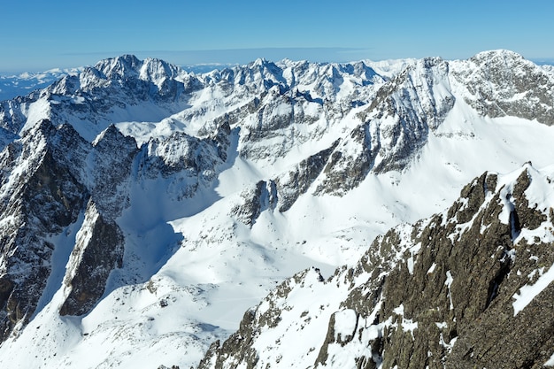 Felsige Berglandschaft des Winters (Tatranska Lomnitsa, Hohe Tatra, Slowakei).