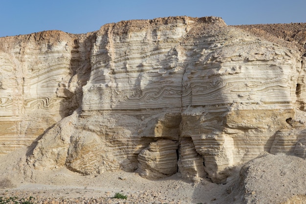 Felsige erodierte Canyonwände in der Judäischen Wüste