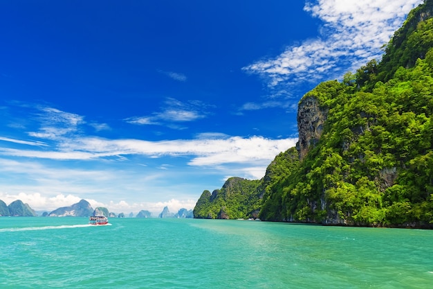 Felsige tropische Landschaft in der Bucht von Pang Nga, Thailand