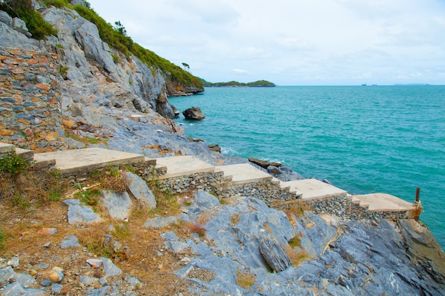 felsiger Strand.