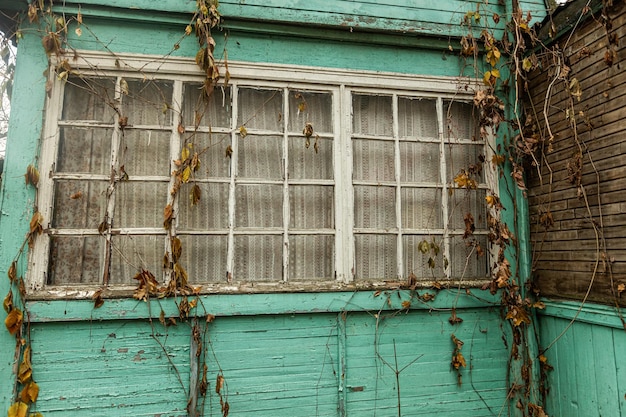 Fenster eines alten Holzhauses