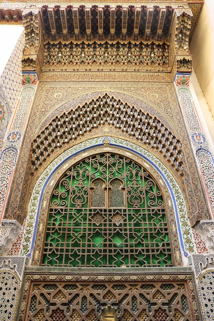 Fenster eines Gebäudes in Fes Marokko