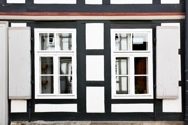 Fenster mit Fensterläden, Deutschland