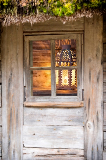 Foto fenster, weihnachtskomposition außerhalb des fensters.