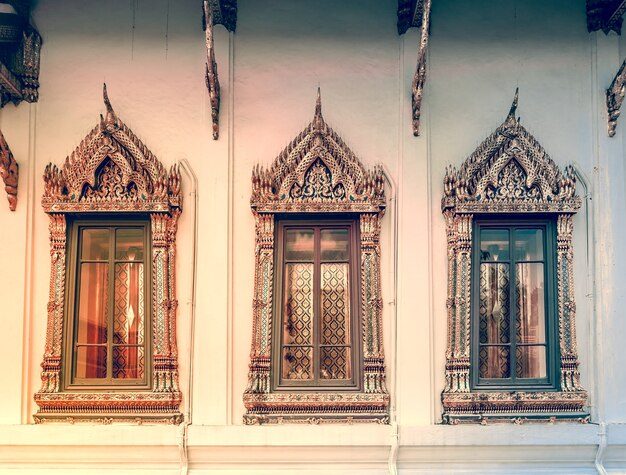 Fensterhintergrund im königlichen großen königspalast in bangkok thailand schönes wahrzeichen von asien