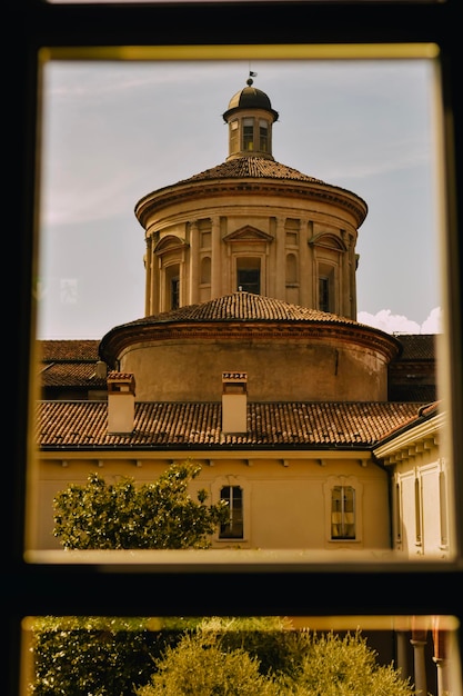 Fensterschatten im Dunkeln