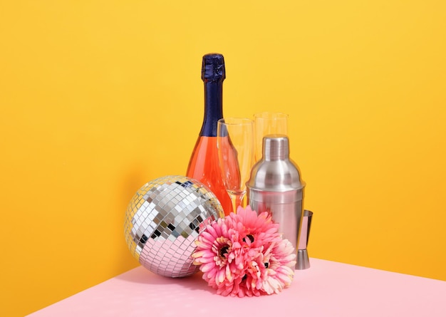 Férias de álcool de luxo com champanhe e coquetéis deliciosos Festa de clube Jiggler de agitação de metal