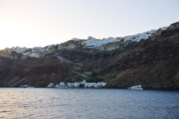 férias de verão na bela ilha vulcânica santorini na grécia