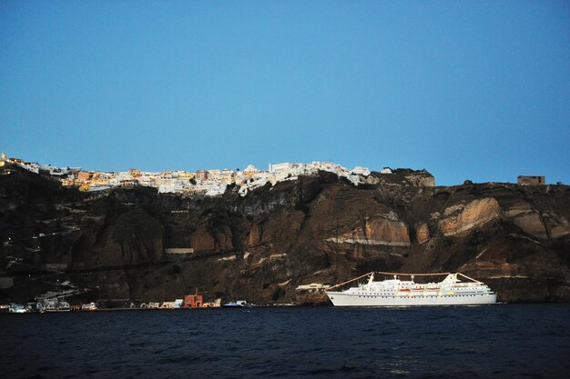 férias de verão na bela ilha vulcânica santorini na grécia