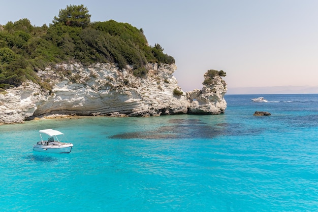 Férias de verão na ilha Grécia de Antipaxos