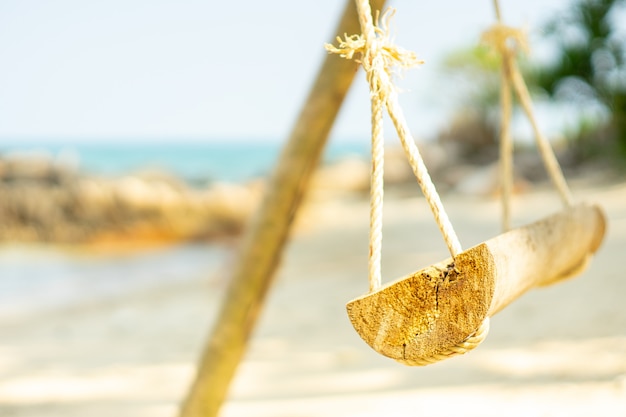 Férias de verão nas ilhas paradisíacas, com vista para o mar