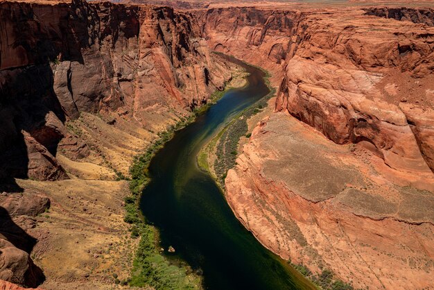 Férias extremas ao ar livre. Vista panorâmica do Grand Canyon. Conceito de férias de outono. Horse Shoe Bend no Rio Colorado.