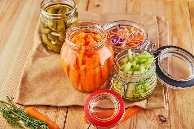 Fermentiertes konserviertes vegetarisches Lebensmittelkonzept.