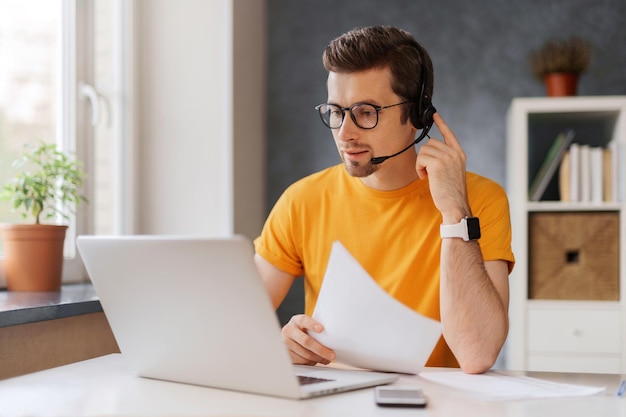 Foto fernarbeit und online-bildung von zu hause aus