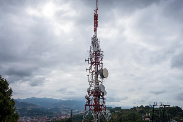 Fernseh- und Telefonantenne