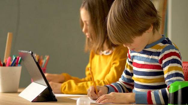 Fernunterricht für Schulkinder