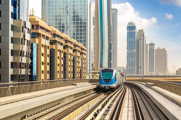 Ferrovia do metrô de dubai, emirados árabes unidos
