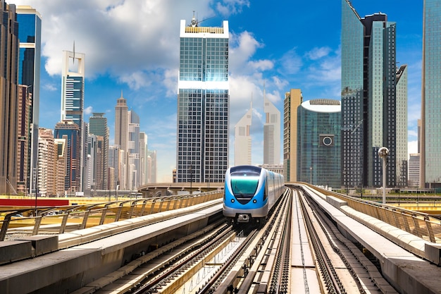 Ferrovia do metrô de Dubai, Emirados Árabes Unidos