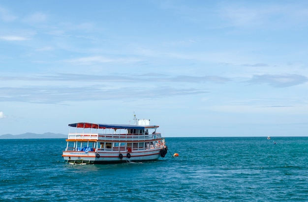 Ferry-boat no mar