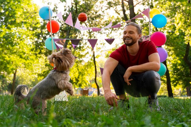 Foto festa de aniversário na piscina para cães