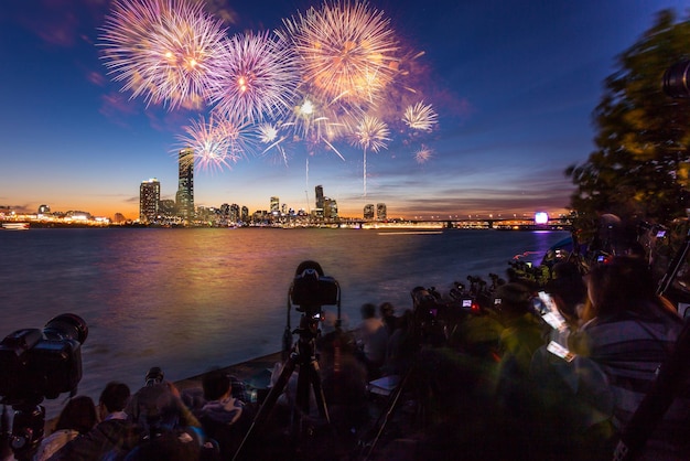 Festival de fogos de artifício de Seul na cidade noturna Coreia do Sul