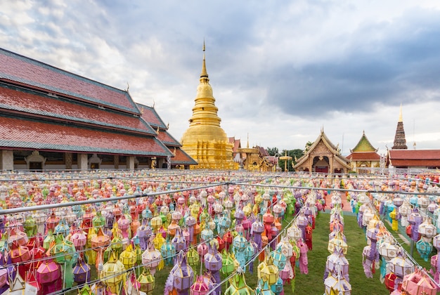 festival de lanternas no norte da Tailândia