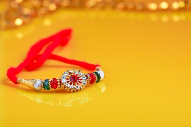 Festival indiano raksha bandhan, rakhi