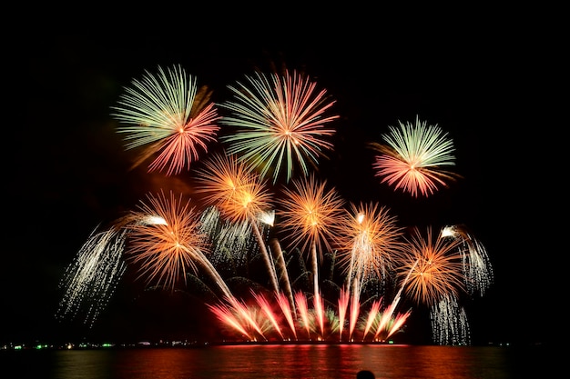 Festival internacional de fogos de artifício em Pattaya Tailândia