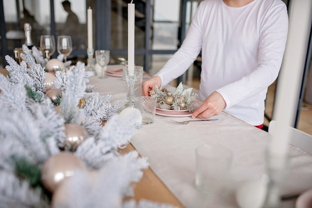 festlich dekorierte Küche Weihnachtsessen