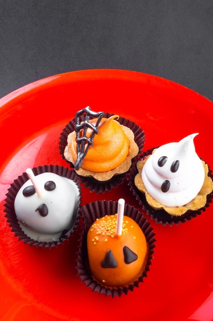 Festliche Halloween-Cupcakes