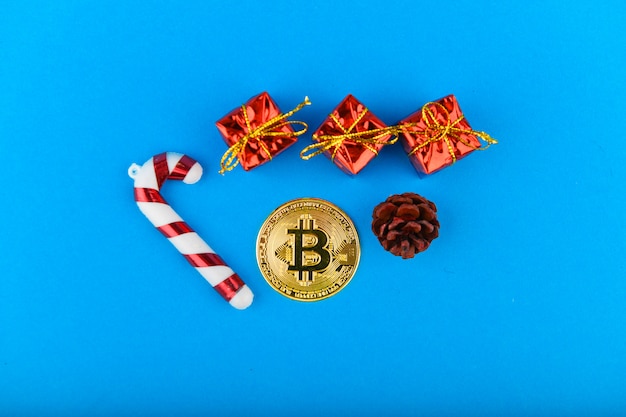 Festliches Konzept der Bitcoins. Bitcoin und Weihnachten.