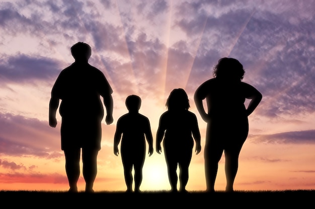 Fette Familie, die an Fettleibigkeit leidet. Konzept der Fettleibigkeit