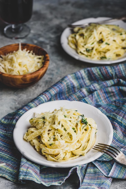 Foto fettuccine alfredo no prato