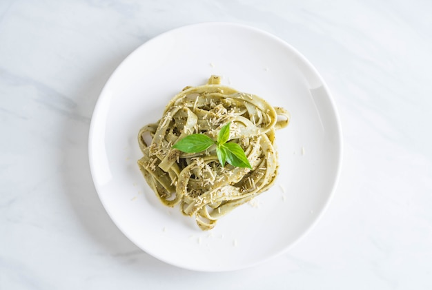 fettuccine de espinafre na chapa