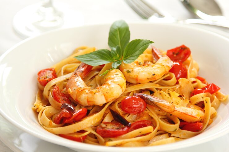 Fettuccine con Salsa de Gambas y Tomate Cherry