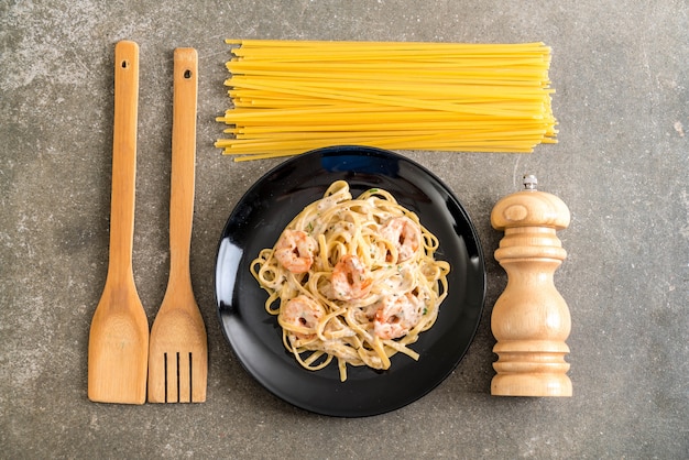 Fettucini-Nudeln mit Garnelen