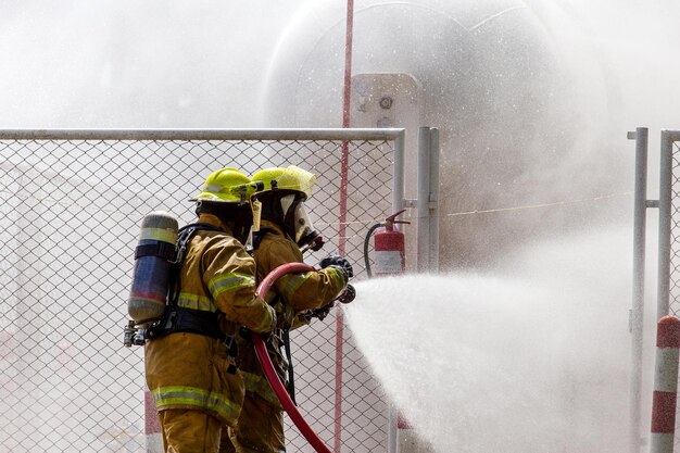 Feuerwehrmann auf dem Feuer