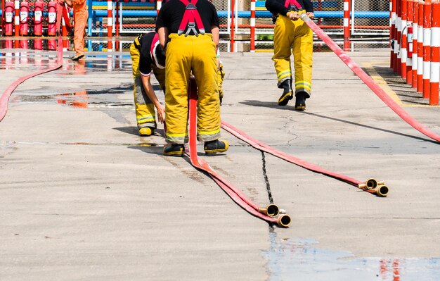 Feuerwehrmann Feuerwehrmann greift an