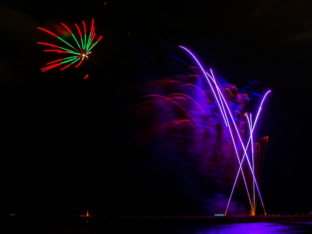 Feuerwerk am Strand von Barcelona.