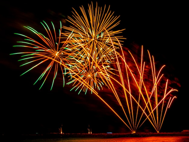 Feuerwerk am Strand von Barcelona.