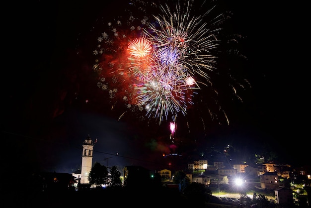 Feuerwerk in den Bergen