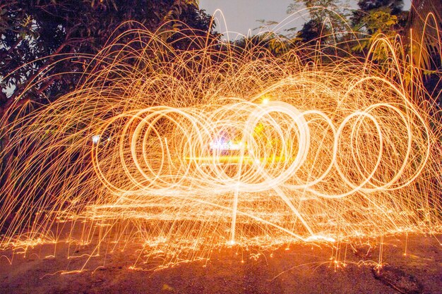 Foto feuerwerk in der nacht