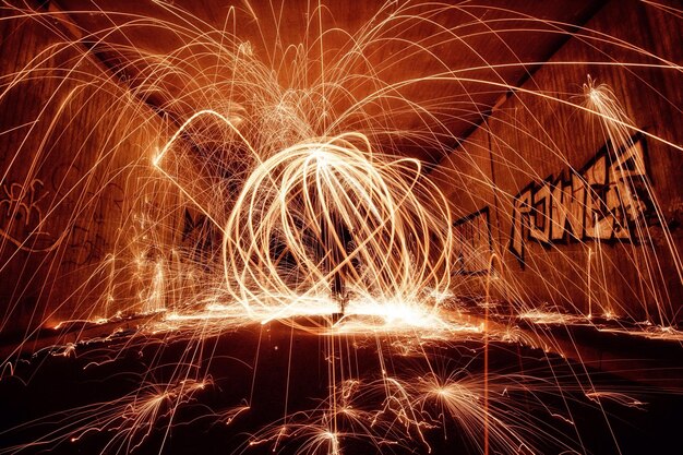 Foto feuerwerk in der nacht