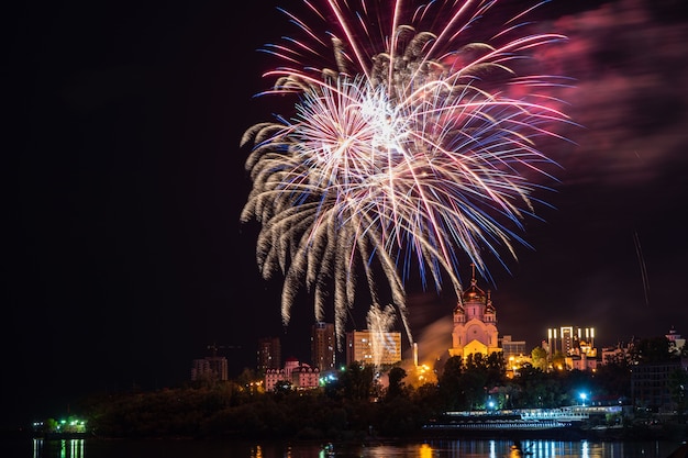 Feuerwerk-Konzept in Chabarowsk Frohes neues Jahr