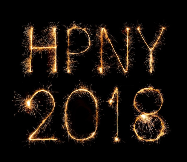 Feuerwerk vor klarem Himmel während des Neujahrs in der Nacht