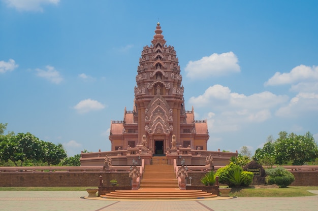 Öffentliche &amp; berühmte Pagode in Wat Pha Kao Noi